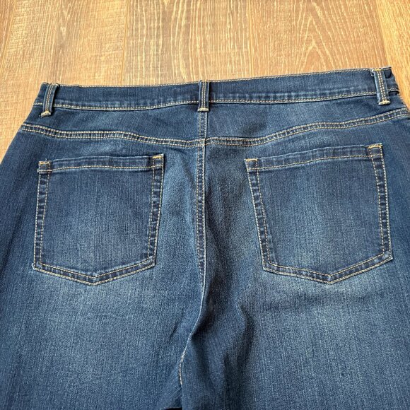 Gloria Vanderbilt Amanda Embroidered Jeans – Size 18 - Picture 7 of 16